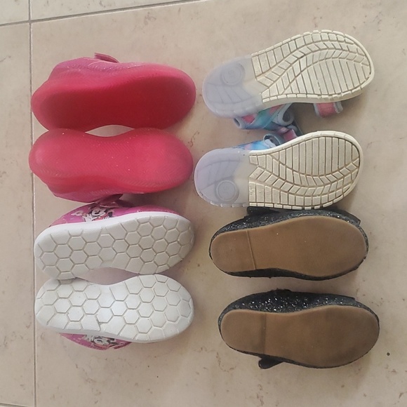 Lot of 4 Toddler girl's size 6 shoes - Picture 2 of 11